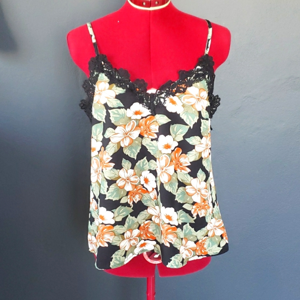 Floral Tank nwot